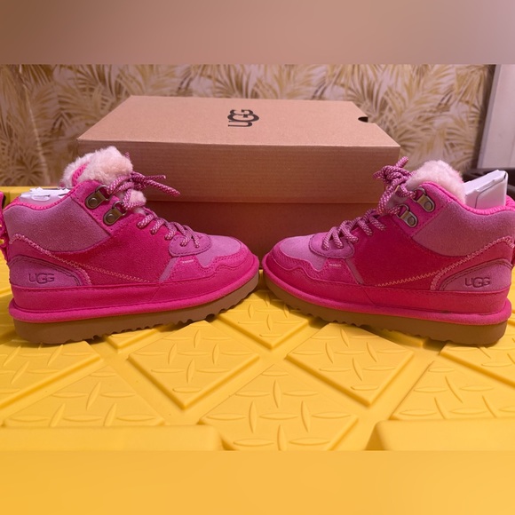 UGG Kids Pink Boots - Picture 1 of 6
